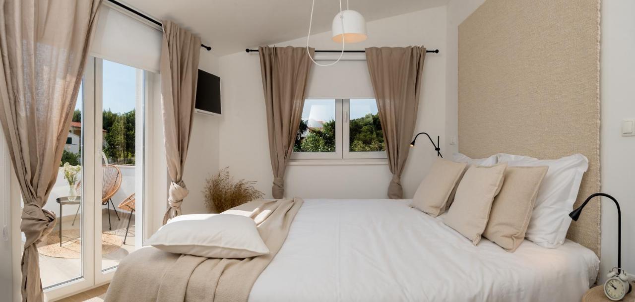 Marula Holiday Home - With Heated Pool Marina Esterno foto